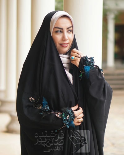 خانه 2 کسب درآمد از تزئین لباس و جواهر دوزی گل رز کریشه