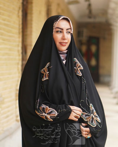 خانه 4 کسب درآمد از تزئین لباس و جواهر دوزی طرح پروانه
