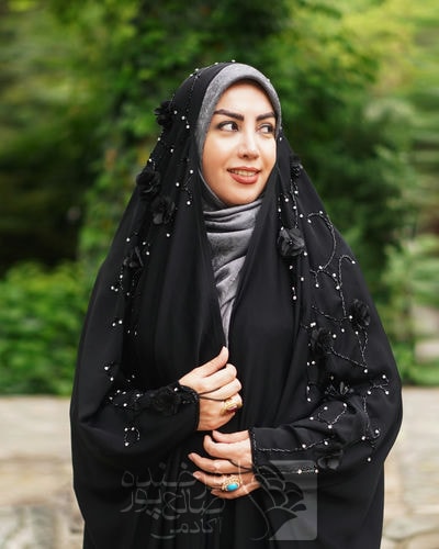 خانه 8 تزئین لباس و جواهر دوزی طرح پیچک الماس برای چادر و عبای زنانه